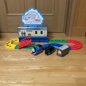 THOMAS & FRIENDS きかんしゃトーマスとなかまたち レール トーマストビー きかんしゃトーマス 2002 動作確認済み 中古品 送料無料