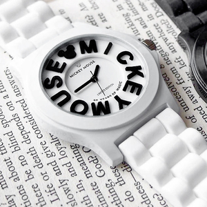 シンプルホワイト ミッキー スワロフスキー 腕時計 ディズニー ミッキー生誕90周年 超軽量設計 カジュアリーおしゃれ 防水 プレゼント