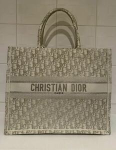 極美品　ポップアップ限定　Christian Dior クリスチャンディオール ブックトート ハンドバッグ トートバッグ バッグ　ゴールド系　ラージ