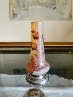 アンティークドームナンシー 薊紋花瓶 オパルセント被ガラスエナメル金彩 彫銀台付