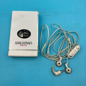 【10383O160】SONY ソニー カセットウォークマン WALKMAN WM-109 未確認 ジャンク 中古 本体 イヤホン付き ホワイト 音楽 持ち歩き