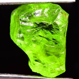 【世界の原石:グリーンペリドット 4.15ct:0040】アフリカ産 Natural Green Peridot Rough カンラン石 苦土橄欖石 鉱物 宝石 標本 Africa