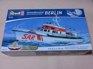 ドイツ レベル 1/72 捜索救難 パトロール艇 ベルリン Seenotkreuzer Search and Rescue Vesset BERLIN Revell 05211 　