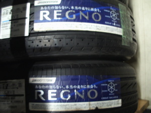 タイヤ　ブリヂストン　REGNO　GRVⅡ　215/60R16　2015年製　2本