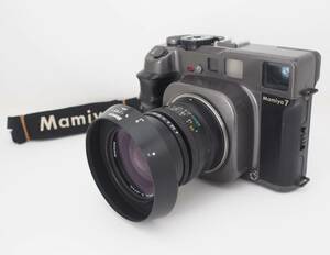 【送料無料】Mamiya マミヤ7 レンズMamiya N 65mm F4 Lフード　　E18