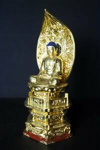 未使用保管品　総金箔、粉　座釈迦　六角台　木製　2.5寸　仏具　仏像（200514A1-3）4141　M