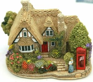Lilliput Lane Chatterbox Corner L2333 complete with Deeds