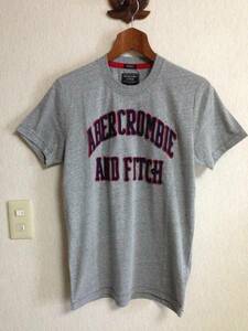【新品】Abercrombie&Fitch アバクロ 半袖Tシャツ アップリケロゴ S グレー Muscle Fit