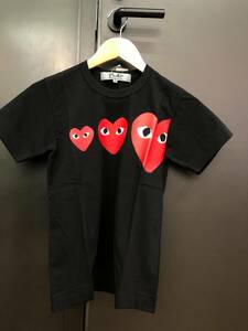 COMME des GARCONS PLAY Tシャツ　黒×横赤ハート3連　Sサイズ　YZ-T063
