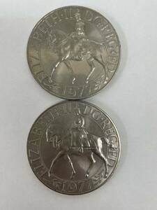 【T】イギリス エリザベス女王御即位25周年記念特大硬貨　貨幣　外国コイン 記念メダル 2枚セット