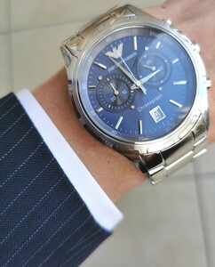 アルマーニのイカツい カッコいいメンズ腕時計　青