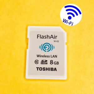 ★東芝 Flash Air★iPhoneやスマホにワイヤレス写真転送★Wi-Fi無線LAN搭載デジカメSDカード8GB★TOSHIBAフラッシュエアーFlashAir8G