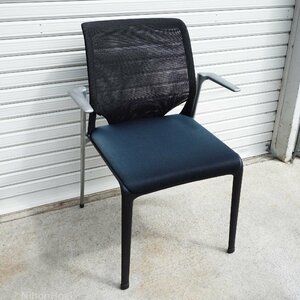 Vitra/ヴィトラ アームチェア Meda Slim/メダスリム ◆ 在庫7 SA417302 ミーティングチェア 肘付き 背メッシュ スタッキング