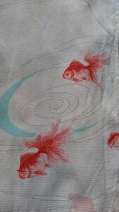 布地　古布　レトロ　絽の生地　ハギレ　金魚柄　赤色　水色　４枚リメイク