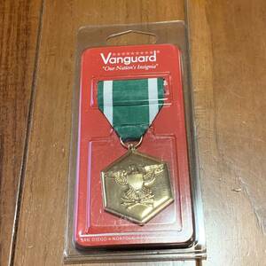 沖縄 米軍実物 VANGUARD FS MEDAL ANODIZED NAVY MARINE COMMENDATION メダル リボン 勲章 記念 (管理番号WX20)