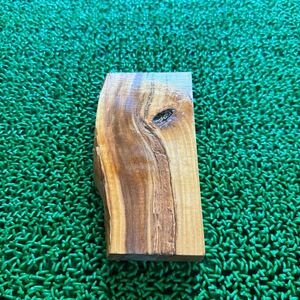 ④ 希少材 インド白檀 杢入り 15.5×最長8×2cm 200g木材