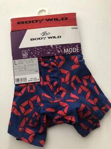 【BODY WILD】グンゼ　GUNZE ボクサーブリーフ（前閉じ）サイズL 本体¥1,300＋税　柄ブルーレッド