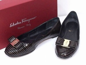 Salvatore Ferragamo サルヴァトーレフェラガモ パテントカーフ フラットパンプス バレエ リボン VARINA GOL 6　1/2　D 0646443