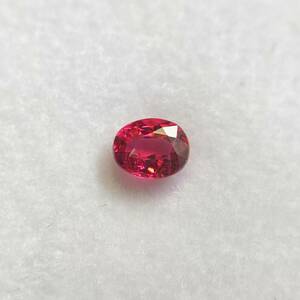 レッドスピネル ルース 0.22ct タンザニア産 蛍光有