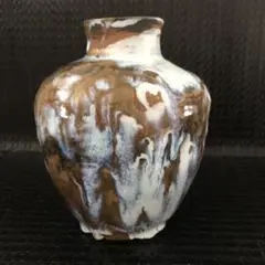 古美術◼️蔵から色鮮やかな白釉薬が流れる壺が出てきました。壷、花瓶、花道具、茶道具