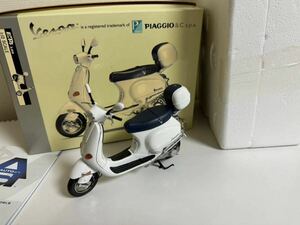 1/12 ベスパ　ET4 150 白　オートアート　AUTOART VESPA White