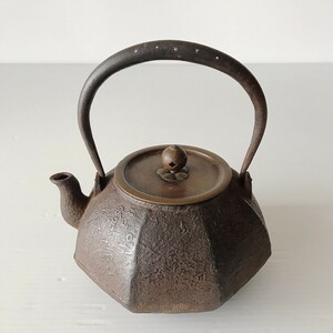 鉄瓶 石山秋月 八角鉄瓶 銅蓋 急須 茶道具 鉄器 茶器 骨董