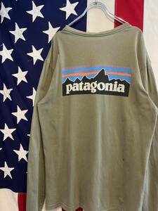 ★USA製★patagonia★パタゴニア★バックロゴ★P-6ロゴ★長袖Tシャツ★ロンT★カットソー★オーガニックコットン100%★カーキ★Mサイズ★