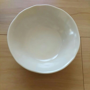 皿　サラダ　取皿　白色　未使用品