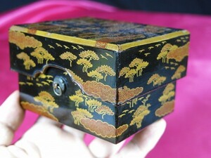 B　松に霞蒔絵伽羅箱　桃山～江戸時代初期　名品　漆工　伽羅箱　手箱　漆器 香箱