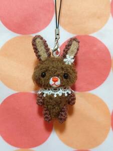 PetitBear ハンドメイド あみぐるみ *ふわふわ毛並みの野うさぎちゃんストラップ(レース①)* うさぎ