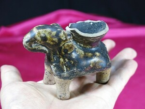 B　宋胡禄褐釉象置物　サワンカローク　すんころく　遺跡発掘品　タイ王国　陶器