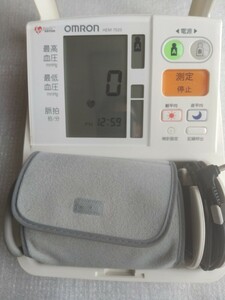 オムロン OMRON 上腕式血圧計 CH-657F 