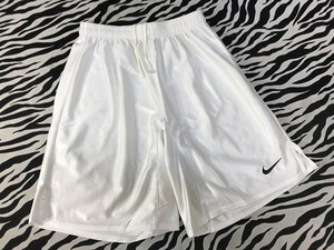 r1_6555y ★定形外 配送★ NIKE ナイキ 光沢 ホワイト サッカー フットサル ベーシックゲームパンツ ハーフパンツ メンズ M