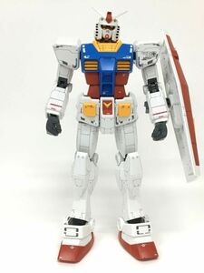 K11-294-0424-065【完成品】1/48 バンダイ BANDAI メガサイズ RX-78-2 ガンダム プラモデル 組立済み　本体のみ