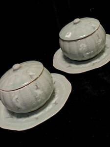 【青磁茶碗】茶道具　飛鶴紋様　在銘　牛正　作　蓋付き茶碗　2客　　検索　韓国・人間文化財　高麗青磁　煎茶道具宝瓶