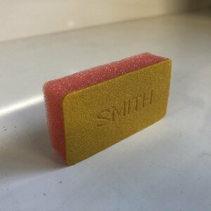 SMITH スミス 【SNOW ERASER】 赤 新品正規品 ゴーグルレンズの曇り拭き（郵便送料込み）