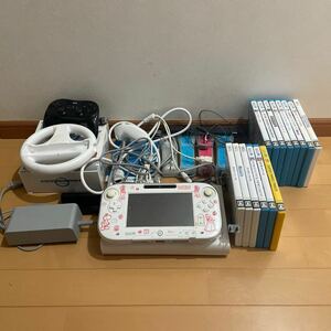 Nintendo Wii U 本体、モニターパット、ソフト14個、コントローラー4個、ハンドル、他画像の物。