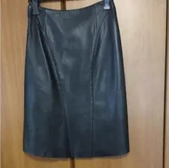 革のスカート