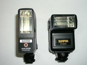 5568●● SUNPAK auto 25SR THYRISTOR + B 3000、サンパックオートストロボ 2台で ●