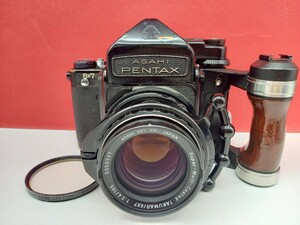 ■ PENTAX 6x7 TTL ボディ Super-Multi-Coated TAKUMAR 2.4/105 レンズ 動作確認済 現状品 中判フィルムカメラ 木製グリップ ペンタックス