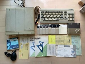 起動読み込み確認済　NEC　PC 8801 FE　キーボードPC8800、マニュアル、当時の保証書、未使用フロッピー、マウスなど　付属品付き