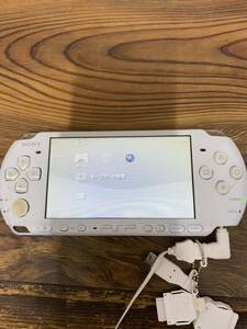 SONY ソニー　PSP プレイステーションポータブル PSP-3000シリーズ　通電のみ確認済み　現状品　バッテリー無し　本体のみ