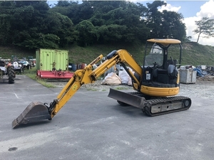 青森県 コマツ ミニユンボ PC30UU-3 1229h 小松 3トンクラス KOMATSU ミニ油圧ショベル ミニバックホー 中古 直Q7968260