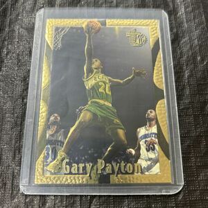 NBA 1995 Topps Embossed Gary Payton Seattle SuperSonics Gold No.93