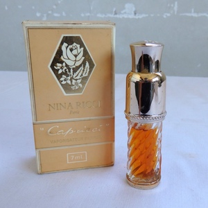 香水 NINA RICCI CAPRICCI VAPORISATEUR PARFUM 7ml ニナ・リッチ長期保管品 現状