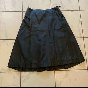 美品・PRADA スカート　ナイロン　40 サイズ