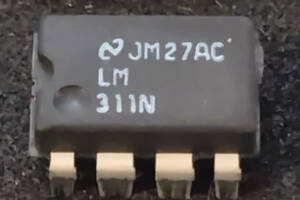 LM311N 高速電圧コンパレータ DIP-8 パッケージ 在庫１０