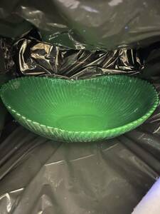 ウラン　食器　昭和レトロ　デザート皿 深皿 エメラルドグリーン　透明　ウランガラス　レトロ
