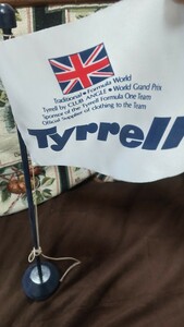 ティレルの ミニフラッグ 台座付き Tyrrell by CLUB ANGLE 片山右京 中島悟