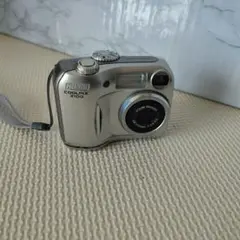 NIKON　ニコン　デジタルカメラ　COOLPIX 3100 レトロ